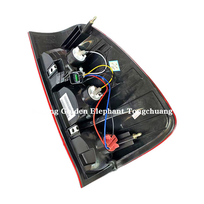 OE n. 4133300-P00 Grande Muro Wingle 5 Versione europea Luce di coda per 124 Spider 348
