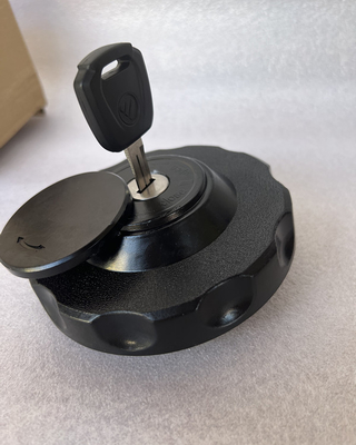 Assemblaggio di copertura del serbatoio del carburante M4110030100A0 per il materiale in alluminio della serie dei camion pesanti Foton